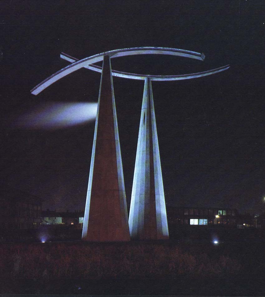 Bronze sculpture with steam, Artist: Eilis O’Connell