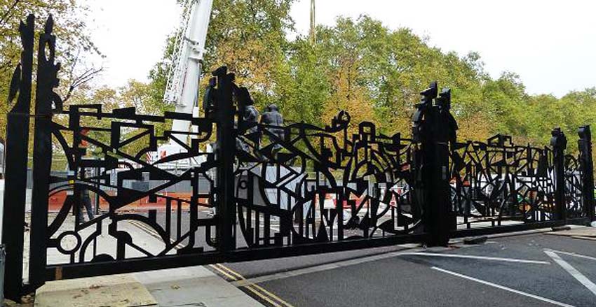 Edinburgh Gates, Designer: Wendy Ramshaw