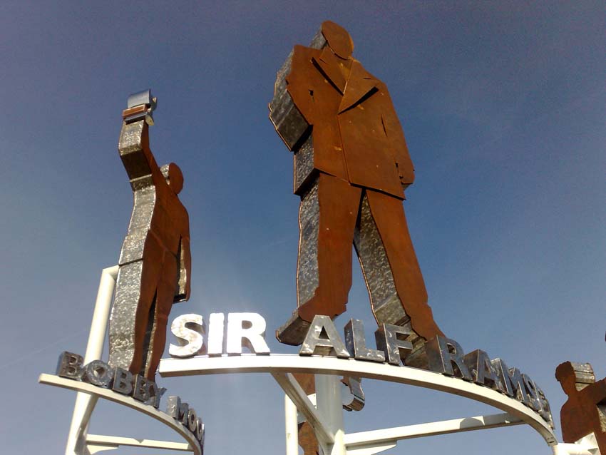 Barking and Dagenham Heroes, Design: The Sculpture Factory